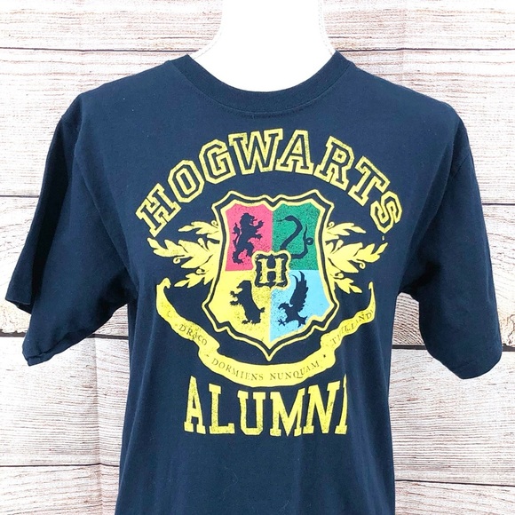 Universal Studios Wizarding World Blue Hogwarts Alumni Short Sleeve Tee Size XL - Picture 8 of 9